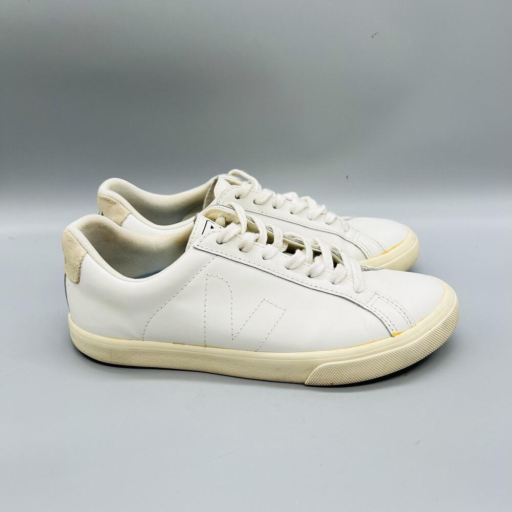 Veja Shoes Womens 8 White Leather Logo Low Top Sneakers Lace Up Casual Comfort